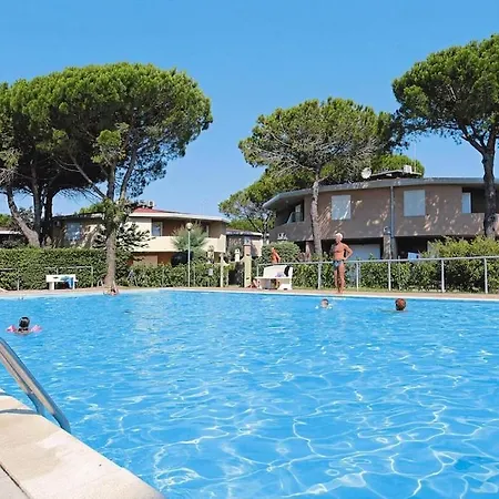 Holiday Village Tivoli In *